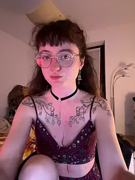 Snapshot of _foxygirl_ chatting on March 10, 10:02 pm  foxygirl  online show from March 10, 10:02 pm