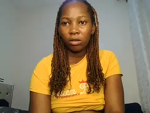 Petitiebooty online show from February 8, 1:11 pm