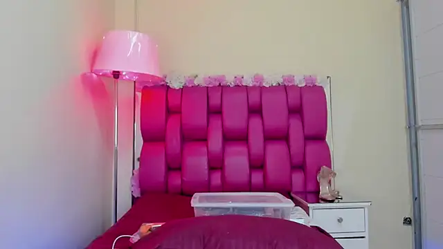 Gabriela Brown online show from December 10, 2:17 pm