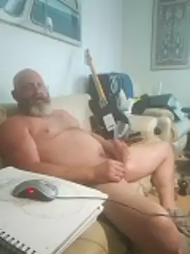 Snapshot of iambradz chatting on November 1, 4:58 am iambradz online show from November 1, 4:58 am