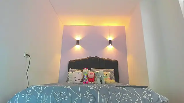 Sofia Clauss  online show from October 31, 3:57 pm