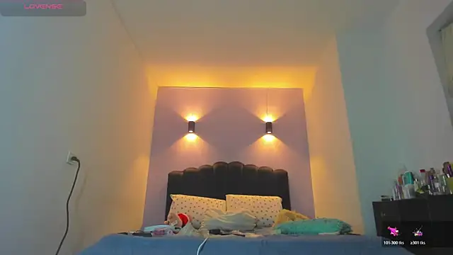 Snapshot of Sofia_Clauss_ chatting on February 24, 4:43 am Sofia Clauss online show from February 24, 4:43 am