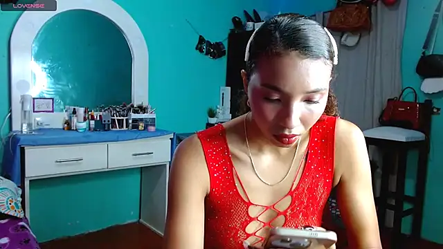 sensitive brunette online show from November 6, 9:37 pm