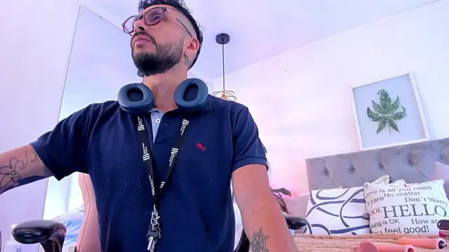 Tom cooper  online show from November 8, 12:27 pm