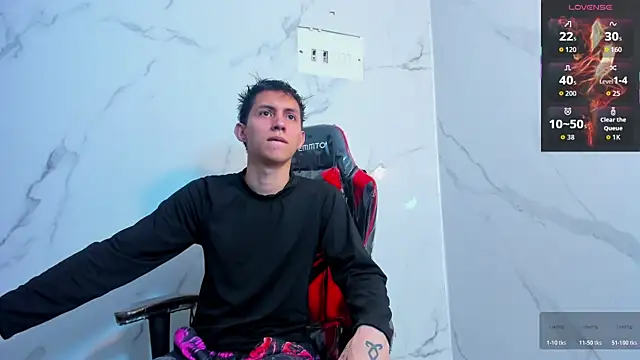 Snapshot of JeanRam18 chatting on February 24, 1:31 pm JeanRam18 online show from February 24, 1:31 pm