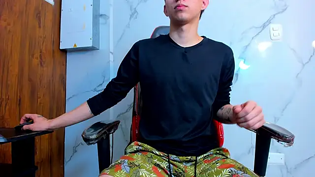 Snapshot of JeanRam18 chatting on March 4, 1:06 pm JeanRam18 online show from March 4, 1:06 pm