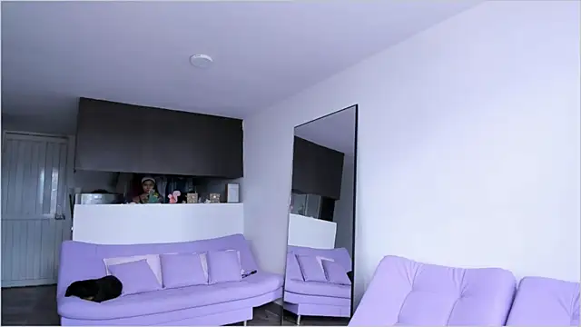 Lauren A online show from September 15, 7:36 pm