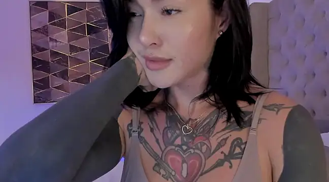 vangie  online show from February 7, 3:23 am