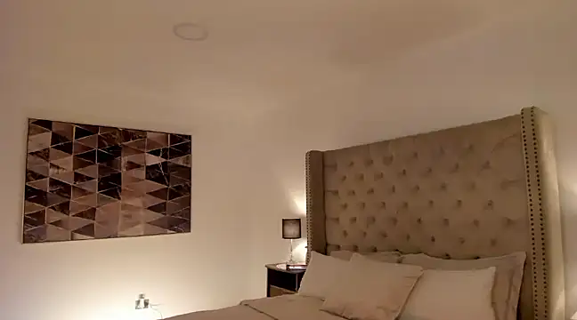 vangie  online show from February 12, 2:56 am