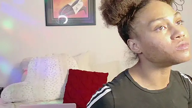 yiauana online show from February 18, 10:38 am