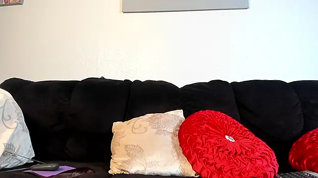 yiauana online show from March 7, 5:51 am