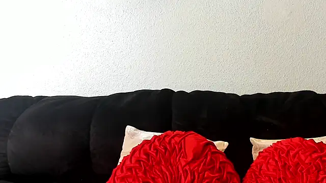 yiauana online show from March 11, 5:57 pm