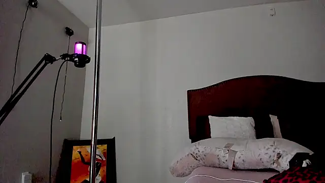 yiauana online show from October 28, 10:23 pm