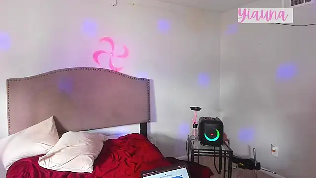 yiauana online show from November 21, 4:16 pm