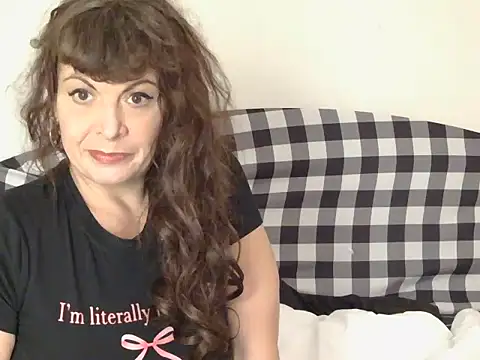 HeyyImHarlowe online show from December 10, 8:19 am