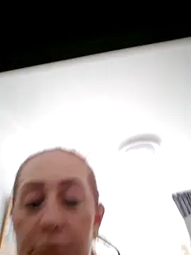 AvaLloyd online show from February 25, 4:00 pm