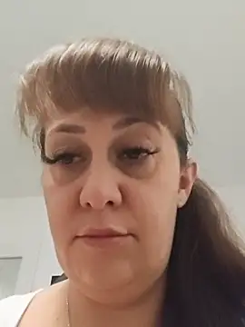 AvaLloyd online show from November 17, 1:33 am