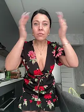 Snapshot of CuteNata chatting on February 10, 11:03 am CuteNata online show from February 10, 11:03 am