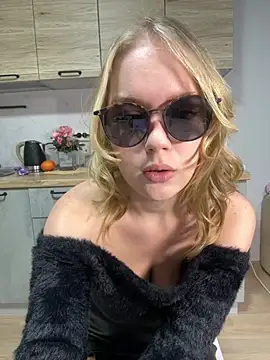 Snapshot of Little_Forest_ELF chatting on March 14, 2:30 pm Little Forest ELF online show from March 14, 2:30 pm