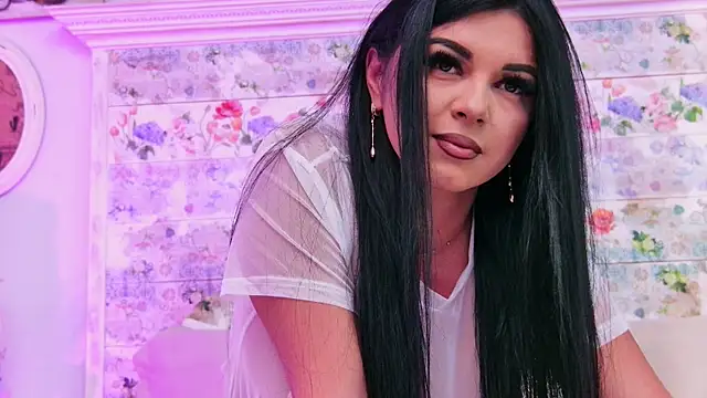 EmilyColle  online show from November 12, 7:35 pm