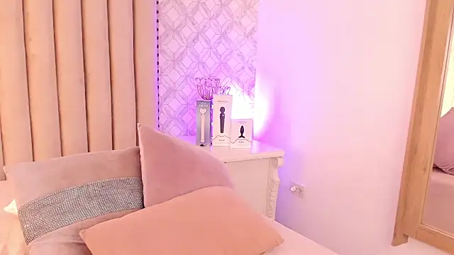 Charlotte  08 online show from February 1, 11:43 am