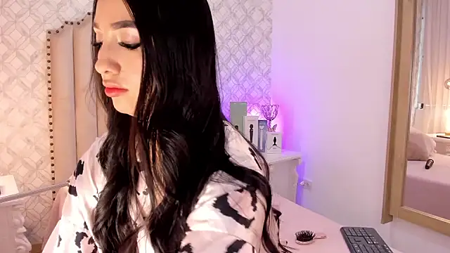 Charlotte  08 online show from February 10, 8:31 pm