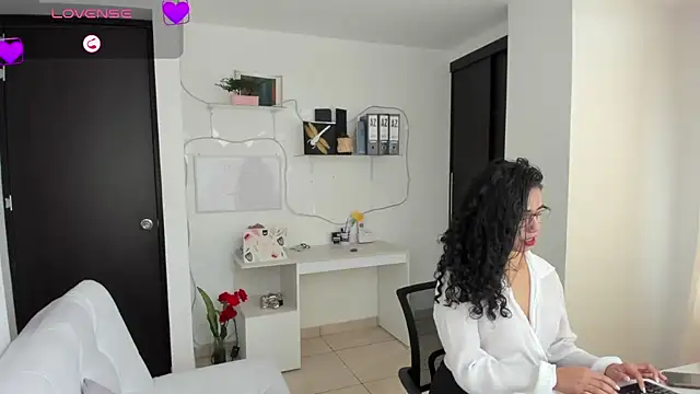 susana monroy online show from April 23, 7:05 pm