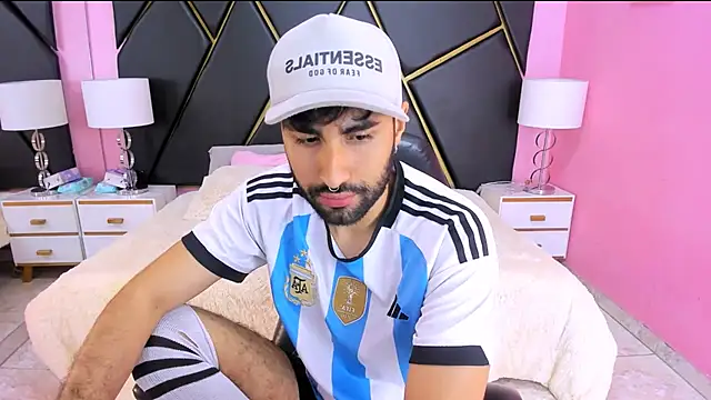 MilanZaire online show from October 25, 12:18 am