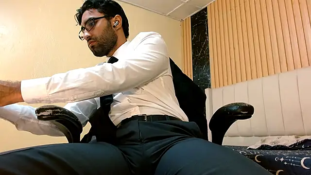 MilanZaire online show from January 9, 9:16 pm