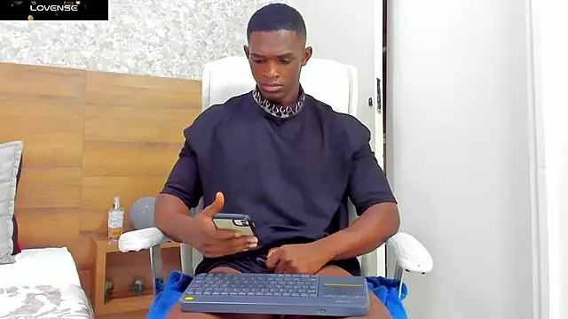 nicolaskan online show from December 12, 12:44 pm