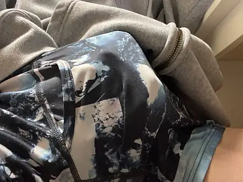 Snapshot of lkun9 chatting on February 11, 8:52 am lkun9 online show from February 11, 8:52 am