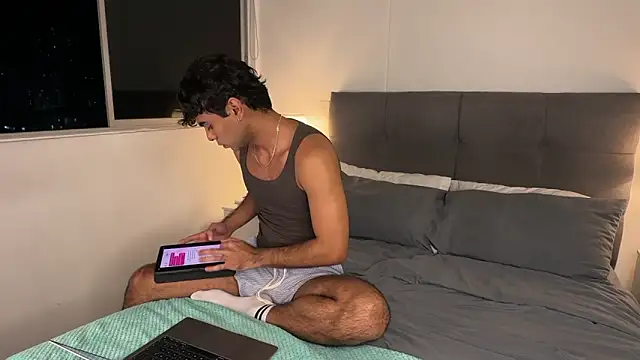 Snapshot of oliversstream chatting on February 12, 2:45 am oliversstream online show from February 12, 2:45 am