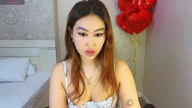 Diana Moon  online show from February 20, 1:24 am