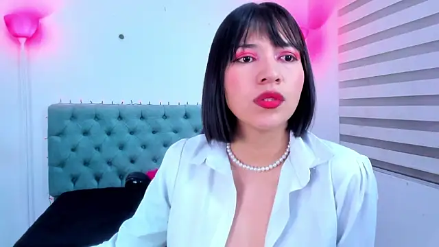 lina bedoya  online show from January 13, 11:52 am