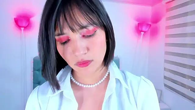 lina bedoya  online show from January 13, 2:53 pm