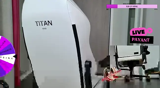 Snapshot of MissSweetYumi chatting on December 5, 2:11 pm MissSweetYumi online show from December 5, 2:11 pm