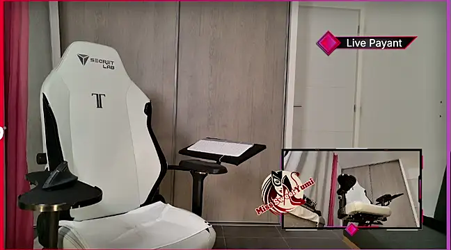 Snapshot of MissSweetYumi chatting on January 28, 6:07 pm MissSweetYumi online show from January 28, 6:07 pm