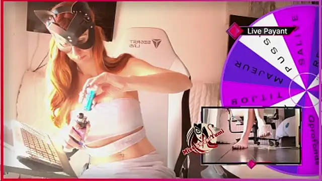 Snapshot of MissSweetYumi chatting on March 19, 9:35 am MissSweetYumi online show from March 19, 9:35 am