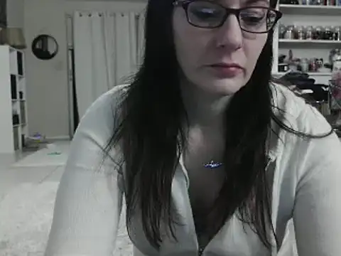 Snapshot of CrystalLakeXO chatting on January 24, 9:49 am CrystalLakeXO online show from January 24, 9:49 am