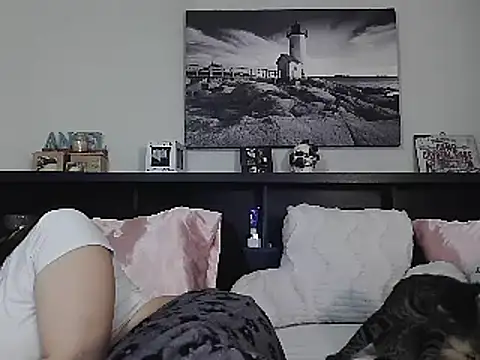 Snapshot of CrystalLakeXO chatting on January 26, 7:42 am CrystalLakeXO online show from January 26, 7:42 am