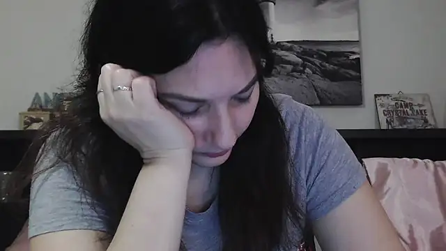 Snapshot of CrystalLakeXO chatting on February 9, 10:09 am CrystalLakeXO online show from February 9, 10:09 am