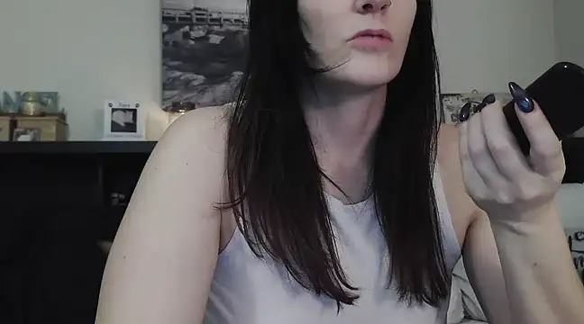 Snapshot of CrystalLakeXO chatting on February 13, 8:06 am CrystalLakeXO online show from February 13, 8:06 am