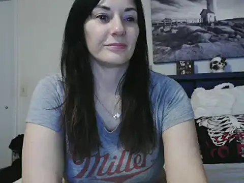 Snapshot of CrystalLakeXO chatting on February 20, 9:33 am CrystalLakeXO online show from February 20, 9:33 am