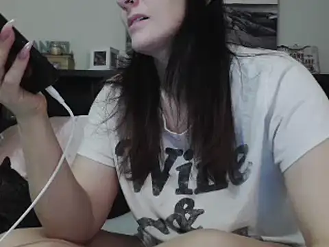 Snapshot of CrystalLakeXO chatting on February 28, 6:10 am CrystalLakeXO online show from February 28, 6:10 am