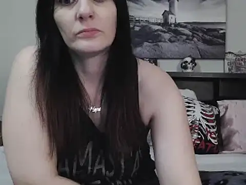 Snapshot of CrystalLakeXO chatting on March 9, 5:55 am CrystalLakeXO online show from March 9, 5:55 am