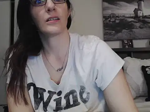 Snapshot of CrystalLakeXO chatting on March 9, 10:19 am CrystalLakeXO online show from March 9, 10:19 am