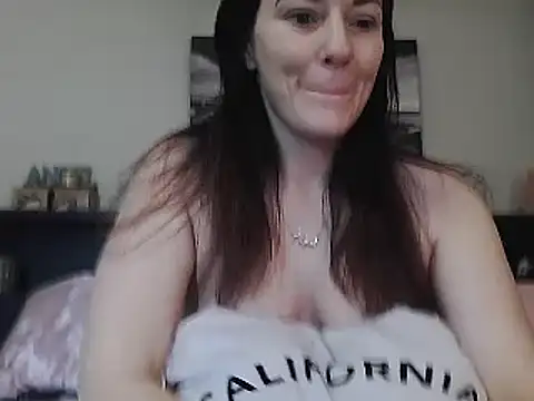 Snapshot of CrystalLakeXO chatting on March 9, 10:19 pm CrystalLakeXO online show from March 9, 10:19 pm