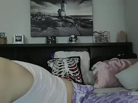 Snapshot of CrystalLakeXO chatting on March 12, 4:41 am CrystalLakeXO online show from March 12, 4:41 am