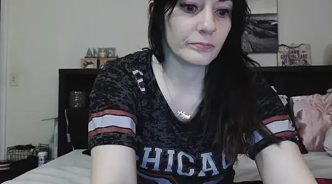 Snapshot of CrystalLakeXO chatting on March 19, 4:25 am CrystalLakeXO online show from March 19, 4:25 am