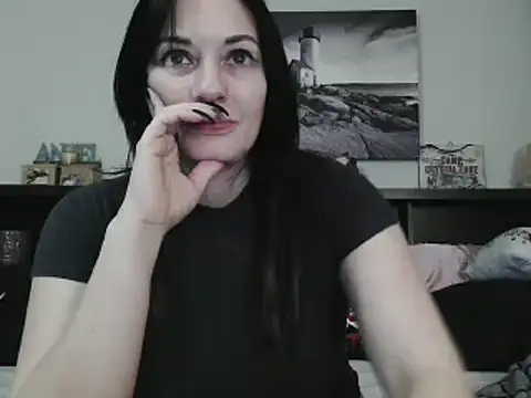 Snapshot of CrystalLakeXO chatting on March 21, 8:17 am CrystalLakeXO online show from March 21, 8:17 am